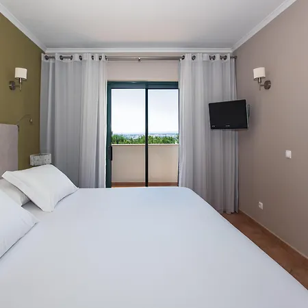 Rezort Vale D'el Rei & 4*